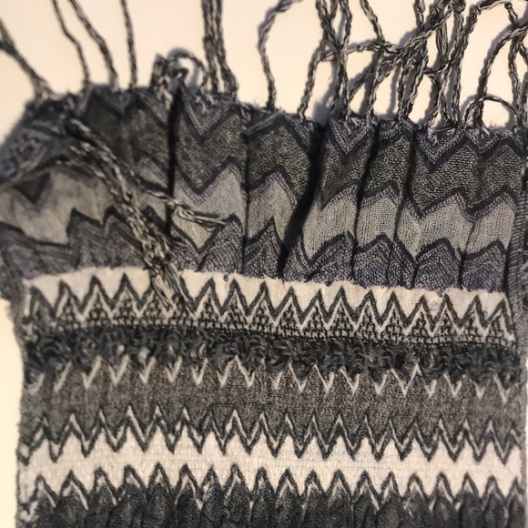 Gorgeous blue,black, white cotton patterned scarf - Picture 8 of 8